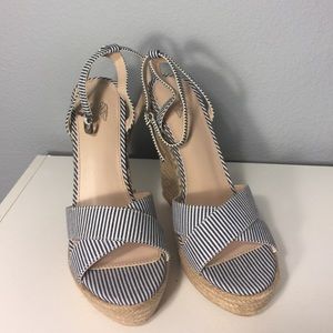 NWOT Navy and white wedge sandals