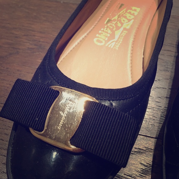 Ferragamo ballet flats size 5