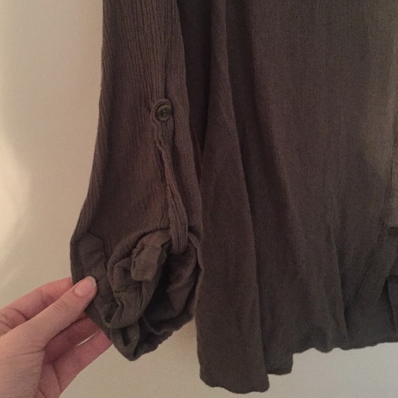 Button down top - Picture 2 of 3