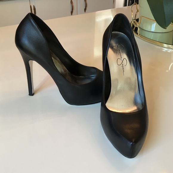 Jessica Simpson black high heel shoes size 7.5