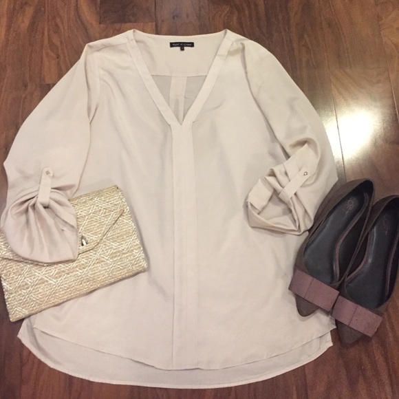 🎀 Beautiful Cream Blouse w/ Gold Buttons Sz Large