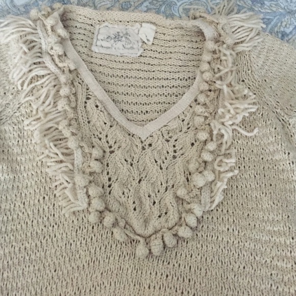 Junior ~Cream sweater - Picture 3 of 3