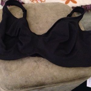 Black underwire bra. Size 40G