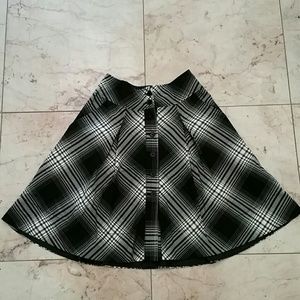 H&M Plaid A-line Button Up Skirt with Pockets