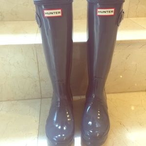 Hunter Grey Rain Boots. I WILL TAKE OFFERS! 😊