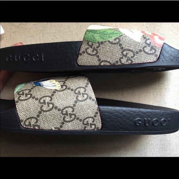 Women's Gucci flip flops