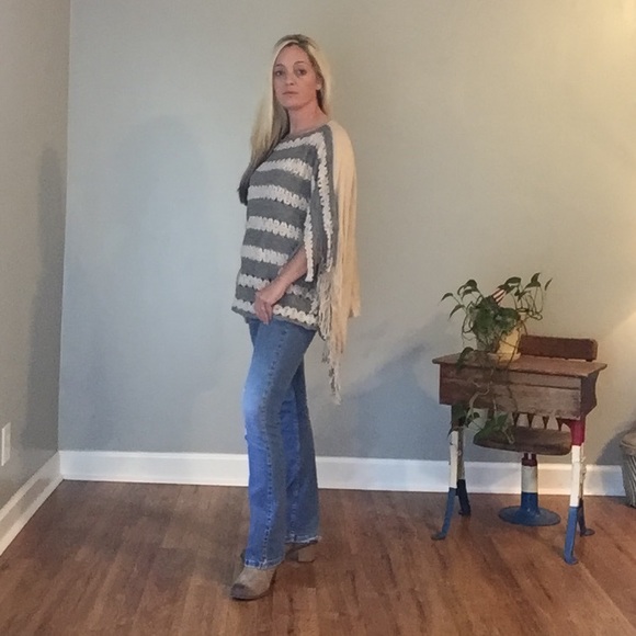 💥1 Left 💥Super Soft Poncho - Picture 4 of 7