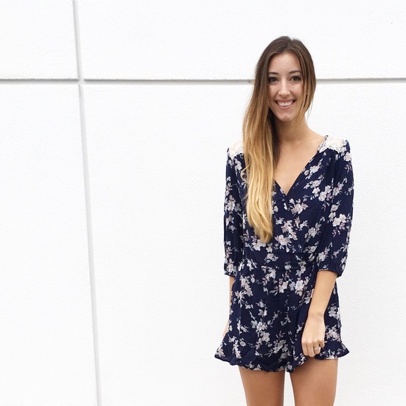 floral and lace romper - Picture 2 of 4