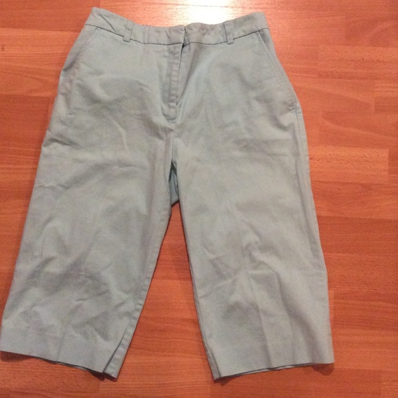 🚫SOLD🚫🍃 Mint Green Capris 🍃