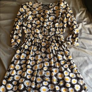 Cheerful daisy dress