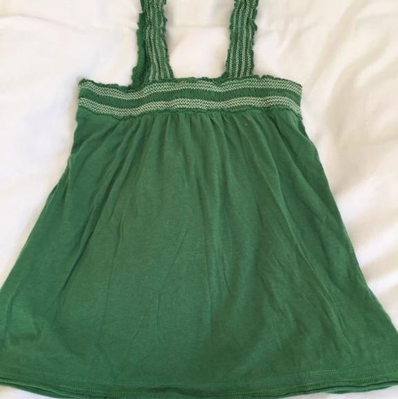 Old Navy green top - Picture 2 of 2