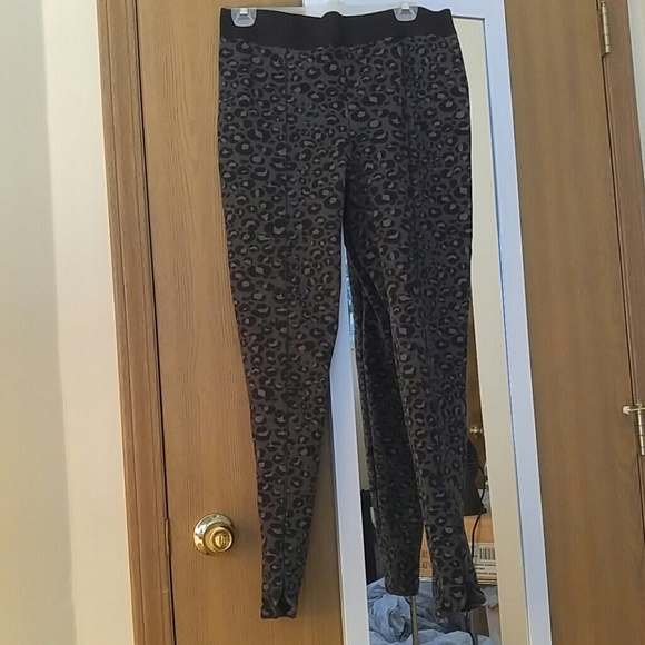 H&M black and Gray animal print leggings