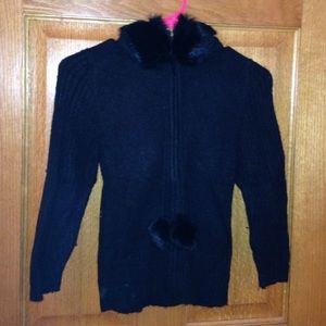 Black zip sweater with faux fur