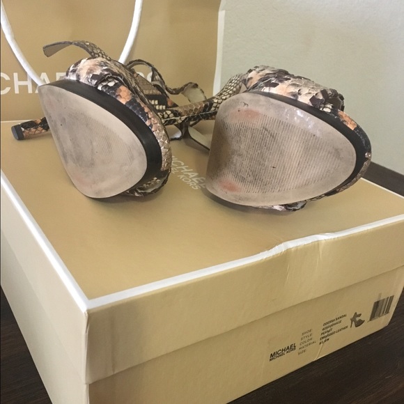 MK Odessa Sandals - worn once - Picture 4 of 4