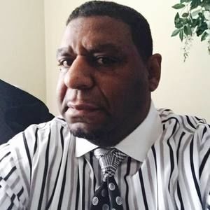 Meet your Posher, Dennis