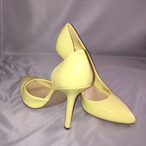 Bright yellow BCBG D'Orsay patent heels size 7.5