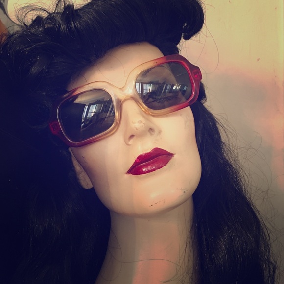 Cute vintage sunglasses Polaroid 1960s