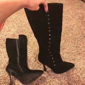 Heeled pointed toe boots