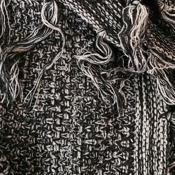 Fringe Vest - Picture 4 of 4