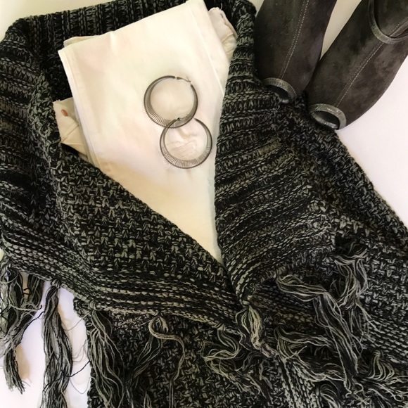 Fringe Vest - Picture 3 of 4