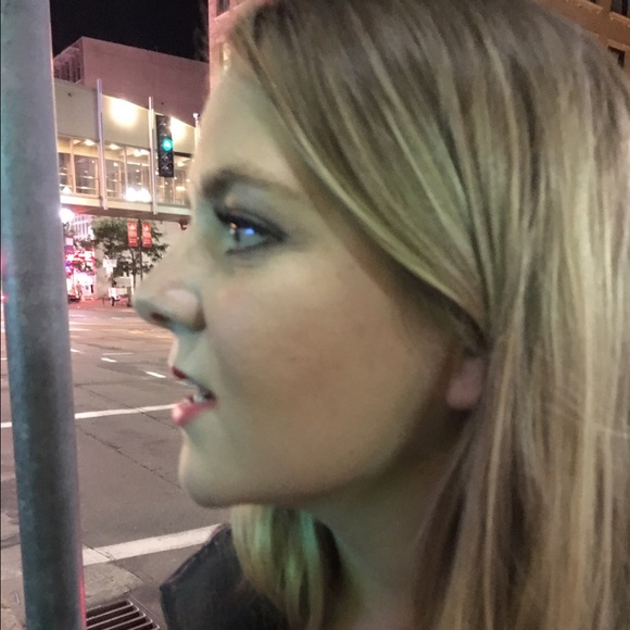 Meet your Posher, Zofi