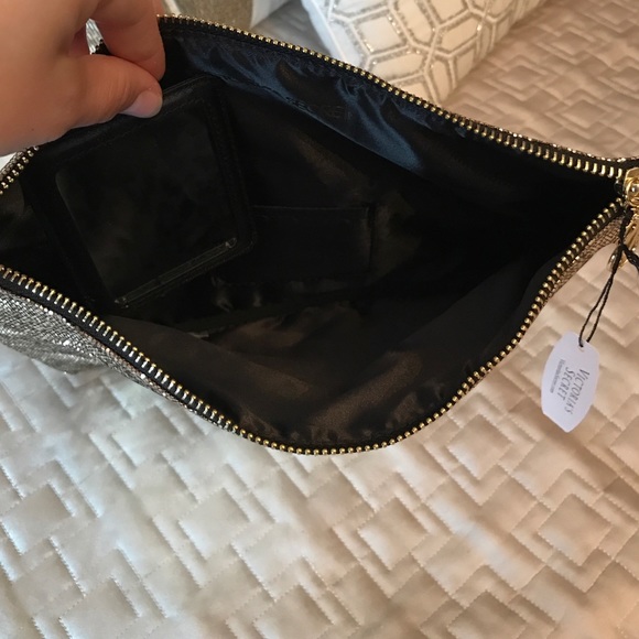 New Victorias Secret Travel bag - Picture 3 of 3