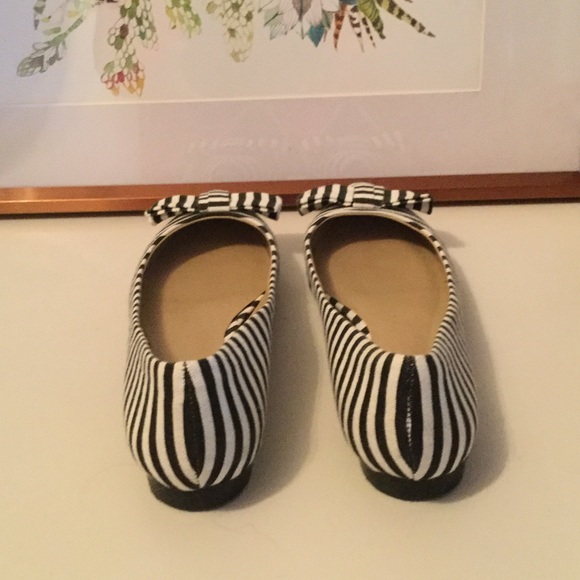 BCBGeneration Black and White Stripe Flats - Picture 3 of 4