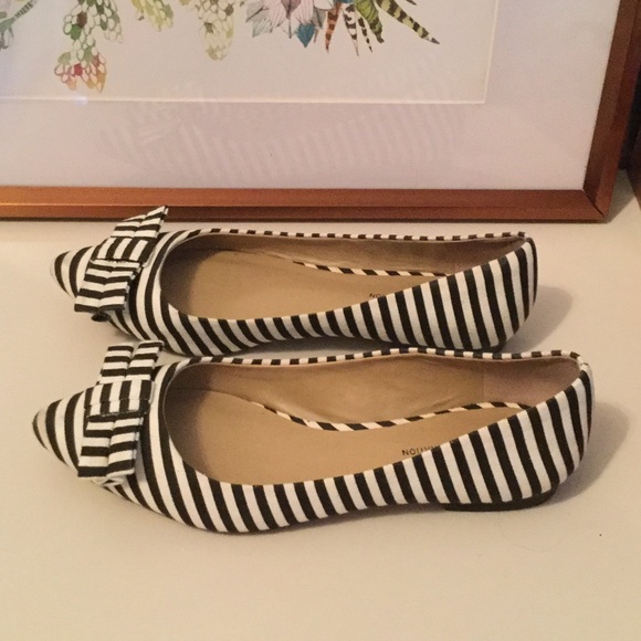 BCBGeneration Black and White Stripe Flats - Picture 4 of 4