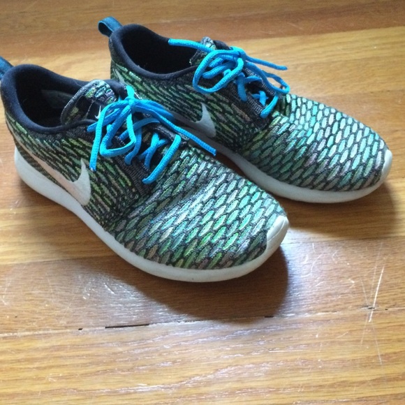 Nike Flyknit Roshe Run 7.5