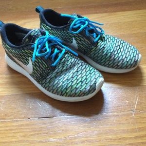 Nike Flyknit Roshe Run 7.5