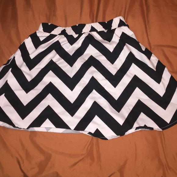Chevron skirt😘 - Picture 1 of 1