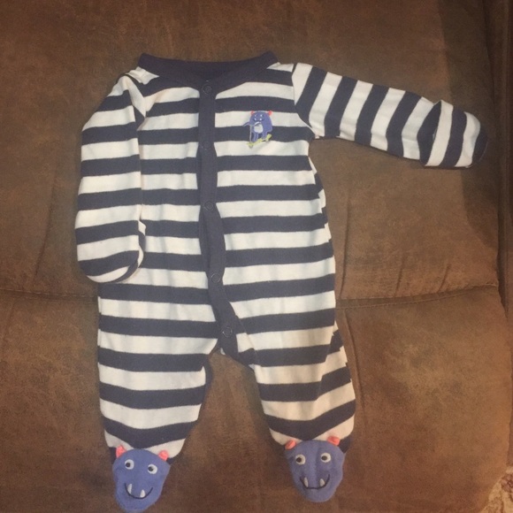 ❌SOLD❌Bundle of 4️⃣newborn footie pajamas!💕 - Picture 2 of 3
