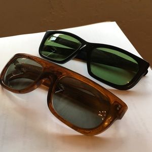 Pair of ultramod sunglasses! 60s spy!
