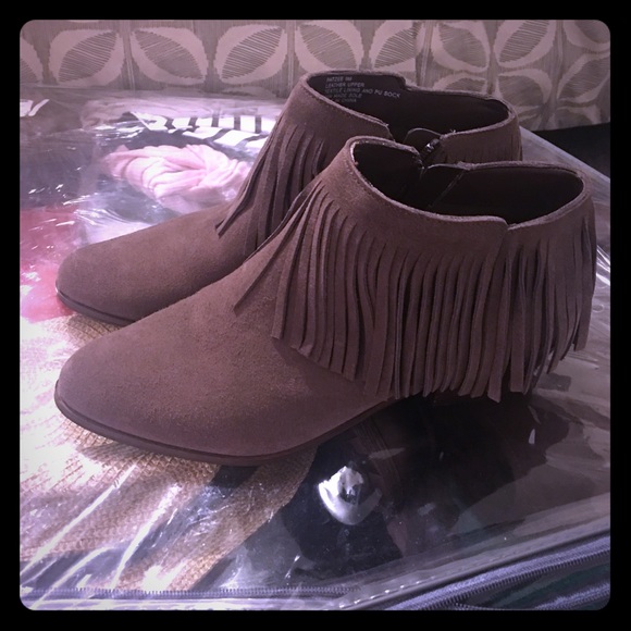 Steve Madden fringe booties