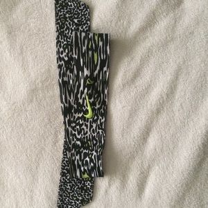 Nike tie headband