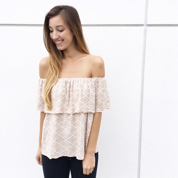 FLASH SALE • LAST ITEM off the shoulder top - Picture 2 of 4