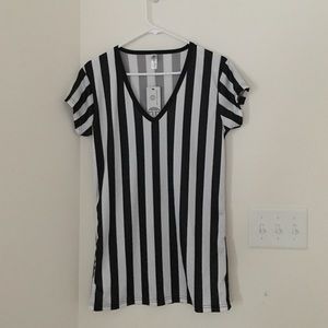 Snug fit referee top