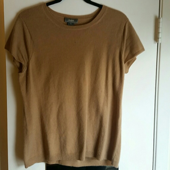 Neiman Marcus cashmere short sleeve sweater