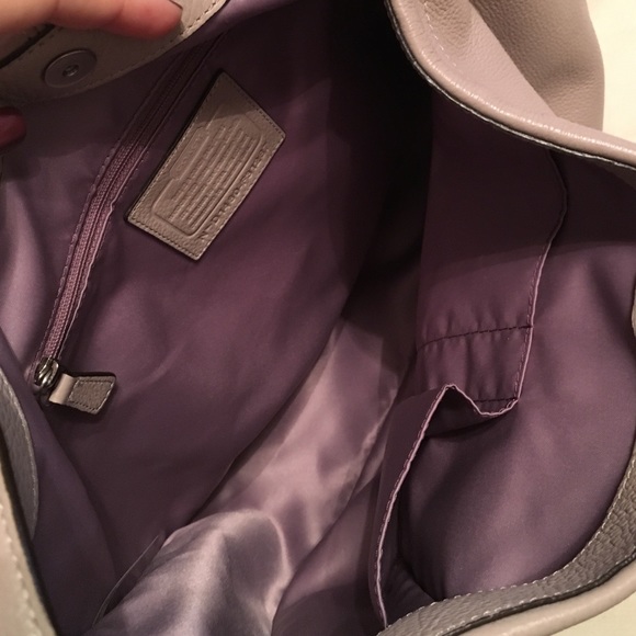 LIKE NEW Large Coach purse - Picture 3 of 4