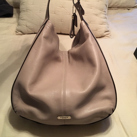 LIKE NEW Large Coach purse - Picture 4 of 4