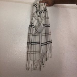 Wool scarf