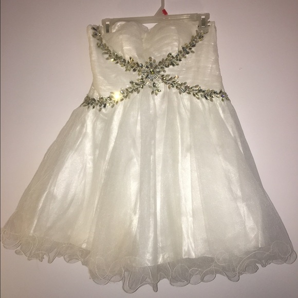 BEAUTIFUL homecoming/prom dress 😍 - Picture 1 of 3