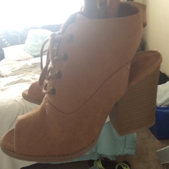 Tan heels