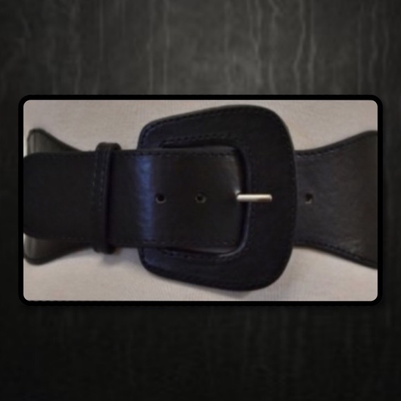 💠CLEARANCE New Black Stretch Belt💠💠