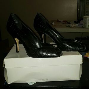 Nine West Black Luxo Snakeskin Pumps Size 9