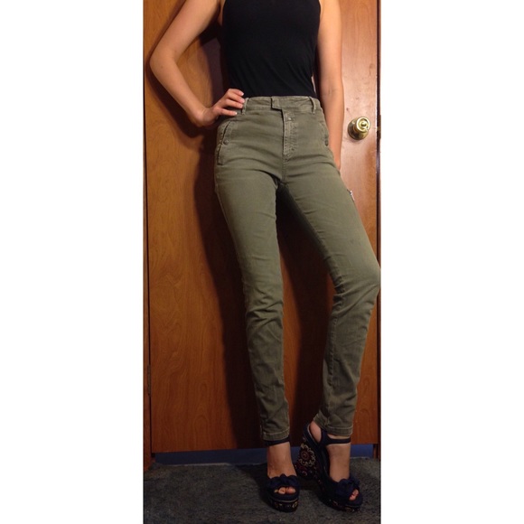 Authentic Closed Cargo Pants