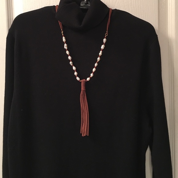 Statement fresh Water Pearl & Leather Necklace - Picture 2 of 4