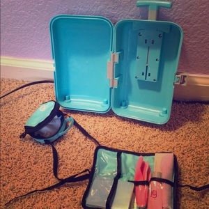 18" doll's travel set.
