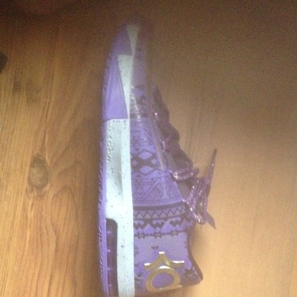 KD VI BHM size 10.5 Men