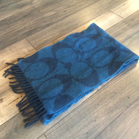 Coach scarf